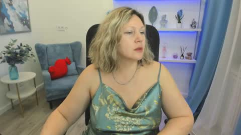 Snapshot of ninastarle chatting on 05-10-26, 04:39 ninastarle online show from 05-10-26, 04:39