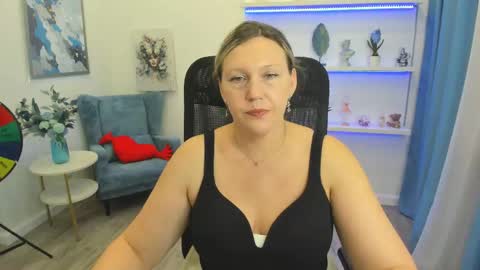Snapshot of ninastarle chatting on 05-14-26, 11:39 ninastarle online show from 05-14-26, 11:39