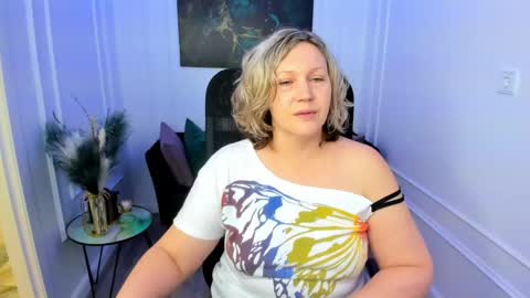 Snapshot of ninastarle chatting on 05-20-26, 04:51 ninastarle online show from 05-20-26, 04:51