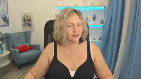 Snapshot of ninastarle chatting on 06-06-26, 05:12 ninastarle online show from 06-06-26, 05:12