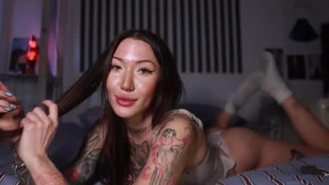 ninasuzuki online show from 02-13-26, 09:38