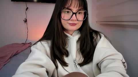 Snapshot of ninavolkov chatting on 04-18-26, 12:58 ninavolkov online show from 04-18-26, 12:58