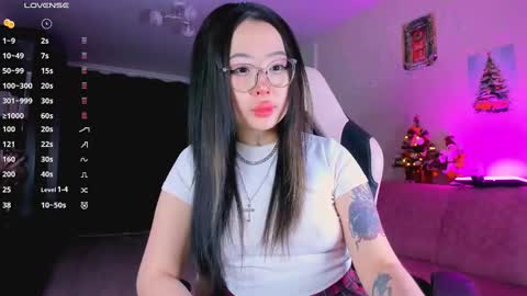 Snapshot of ninjahun chatting on 12-19-24, 08:02 Yumi  ig yumibaee online show from 12-19-24, 08:02