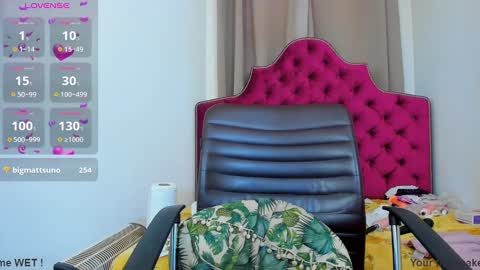 nina dee online show from 12-20-24, 08:17