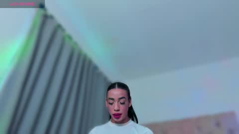 Ninon Beart online show from 03-06-26, 08:27