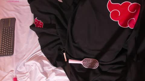 nioki_ online show from 04-24-26, 05:21