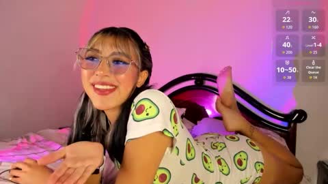 Snapshot of nirit3183 chatting on 02-19-26, 10:50 Daph J online show from 02-19-26, 10:50