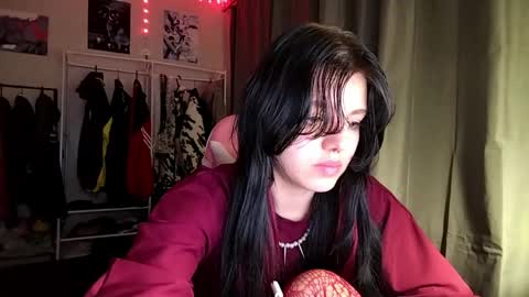 Alice online show from 05-18-26, 04:24