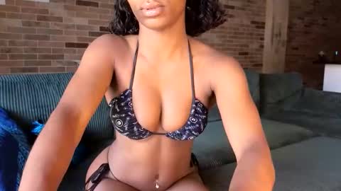 NIVIA WOLFE online show from 05-15-26, 12:50