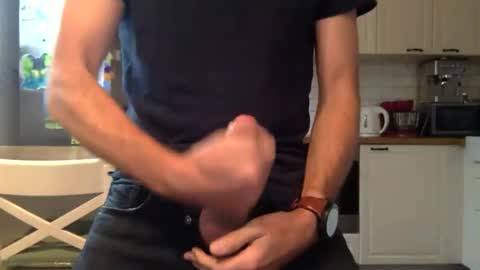 Snapshot of nixomuc chatting on 11-08-25, 10:37 nixomuc online show from 11-08-25, 10:37