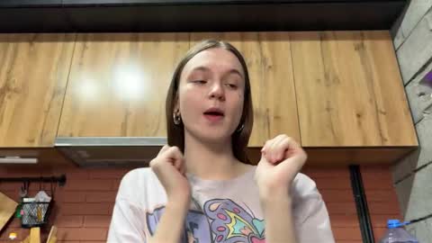 Snapshot of nloraaa chatting on 11-08-25, 07:41 Tears Lora online show from 11-08-25, 07:41