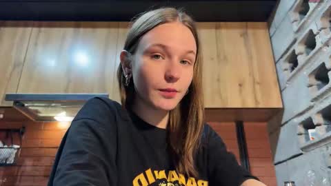 Snapshot of nloraaa chatting on 12-05-25, 01:36 Tears Lora online show from 12-05-25, 01:36