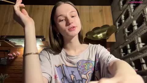 Snapshot of nloraaa chatting on 01-12-26, 01:44 Tears Lora online show from 01-12-26, 01:44