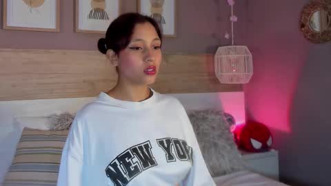 Snapshot of noa_dream chatting on 02-18-26, 02:57 noa_dream online show from 02-18-26, 02:57