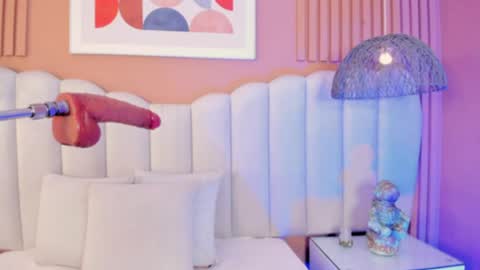 Noa online show from 04-28-26, 02:27