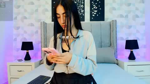 NATHALIA MORENO online show from 04-28-26, 12:21