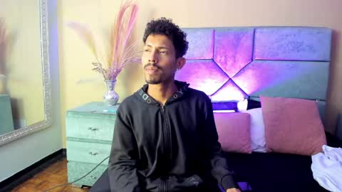 Snapshot of noaahtylor chatting on 06-09-26, 03:51 Noah online show from 06-09-26, 03:51