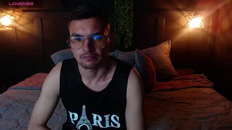 Snapshot of noah__20 chatting on 10-30-25, 02:46 Noah online show from 10-30-25, 02:46