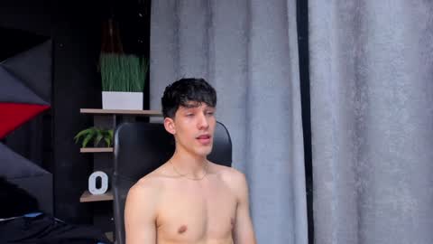 Snapshot of noah_brigth chatting on 12-19-24, 01:50 Noah Brigth online show from 12-19-24, 01:50