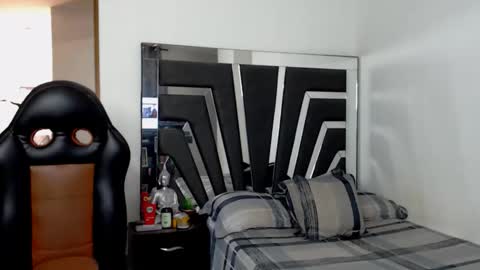 Noah Harris01 online show from 11-06-25, 02:18