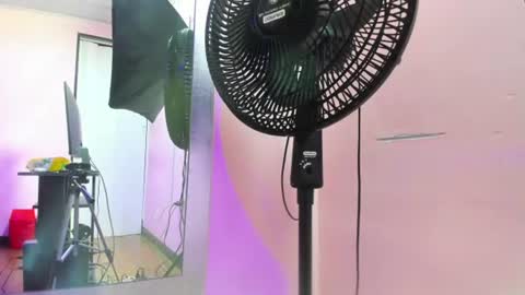 Snapshot of noah_johns chatting on 06-17-26, 02:36 Noah johns online show from 06-17-26, 02:36