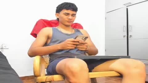 Snapshot of noah_jones41 chatting on 09-28-25, 02:28 noah_jones41 online show from 09-28-25, 02:28