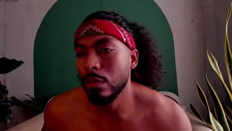 Snapshot of noah_jones__ chatting on 11-10-25, 03:55 Noah online show from 11-10-25, 03:55