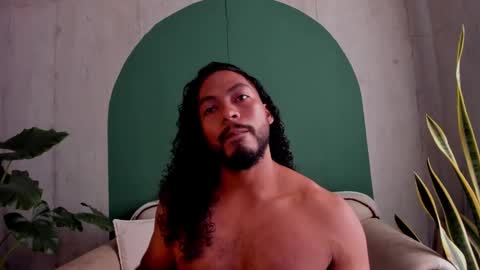 Snapshot of noah_jones__ chatting on 11-13-25, 04:50 Noah online show from 11-13-25, 04:50