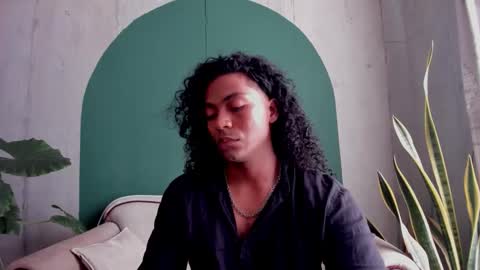 Snapshot of noah_jones__ chatting on 11-20-25, 06:40 Noah online show from 11-20-25, 06:40