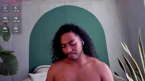 Snapshot of noah_jones__ chatting on 12-02-25, 07:31 Noah online show from 12-02-25, 07:31