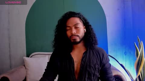 Snapshot of noah_jones__ chatting on 02-16-26, 03:52 Noah online show from 02-16-26, 03:52