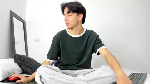 Snapshot of noah_loveboy chatting on 09-23-25, 09:07 Noah online show from 09-23-25, 09:07