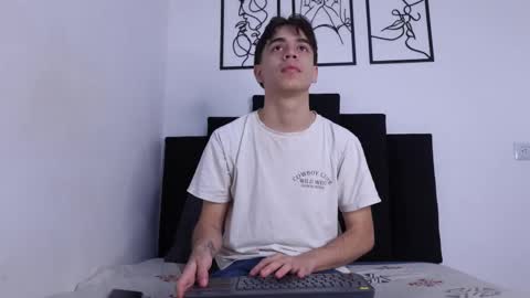 Snapshot of noah_loveboy chatting on 03-30-26, 01:12 Noah online show from 03-30-26, 01:12