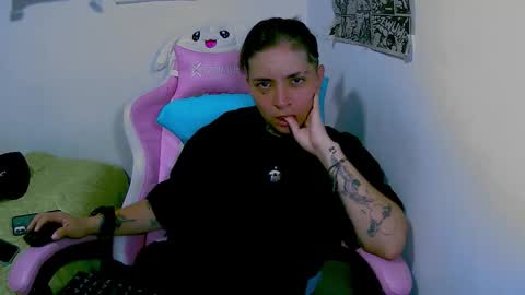 Snapshot of noah_martini chatting on 03-10-26, 09:03 noah hehim online show from 03-10-26, 09:03