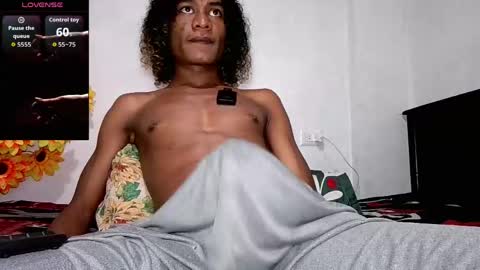 Snapshot of noah_miller7 chatting on 05-17-26, 12:52 Noah Millers online show from 05-17-26, 12:52