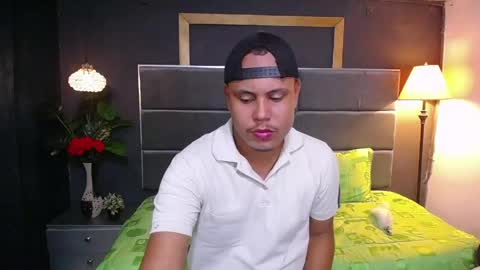Snapshot of noah_oliver1 chatting on 05-18-26, 07:31 NOAH online show from 05-18-26, 07:31
