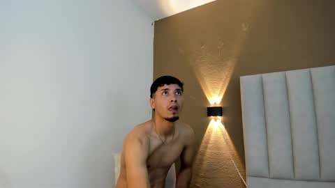 Snapshot of noah_smith05 chatting on 02-11-26, 12:15 noah online show from 02-11-26, 12:15