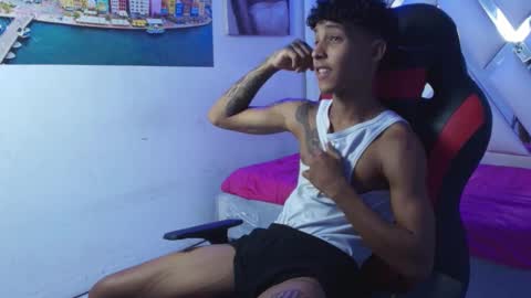 NOAH SMITH online show from 03-12-26, 03:23