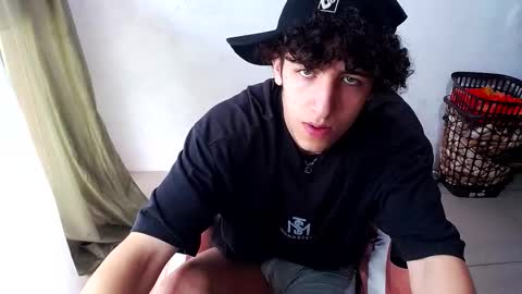 Snapshot of noah_sokolov_ chatting on 03-11-26, 05:52 Kervs online show from 03-11-26, 05:52