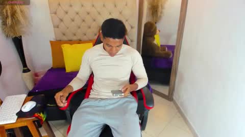 Snapshot of noah_sthone chatting on 01-16-26, 02:59 N O AH - S T H O N E online show from 01-16-26, 02:59