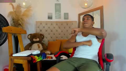 Snapshot of noah_sthone chatting on 01-17-26, 03:11 N O AH - S T H O N E online show from 01-17-26, 03:11