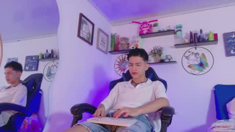 Snapshot of noah_tyler_ chatting on 06-01-26, 10:33 noah tyler online show from 06-01-26, 10:33