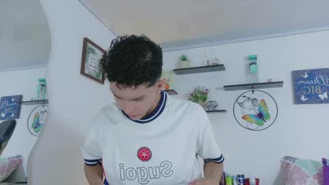 Snapshot of noah_tyler_ chatting on 06-19-26, 07:06 noah tyler online show from 06-19-26, 07:06