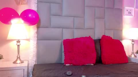 Snapshot of noahbells chatting on 02-11-26, 01:16 Noah online show from 02-11-26, 01:16