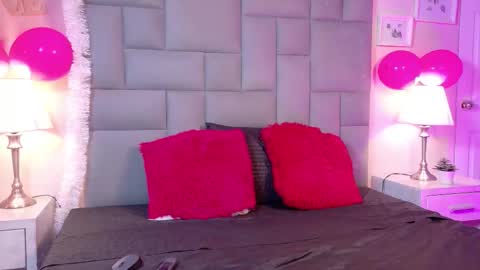 Snapshot of noahbells chatting on 02-12-26, 12:55 Noah online show from 02-12-26, 12:55