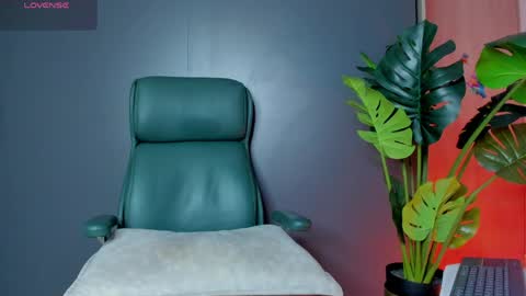 Noah online show from 04-30-26, 01:56