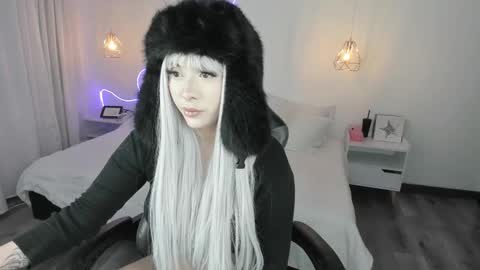 Snapshot of noahcryptic chatting on 02-06-26, 05:45 Noah online show from 02-06-26, 05:45