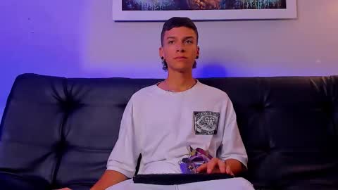 noahh_sky online show from 04-25-26, 04:15