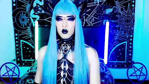 Snapshot of noamy_666 chatting on 02-10-25, 07:15 caroline online show from 02-10-25, 07:15