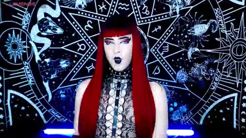 Snapshot of noamy_666 chatting on 10-25-25, 01:35 caroline online show from 10-25-25, 01:35